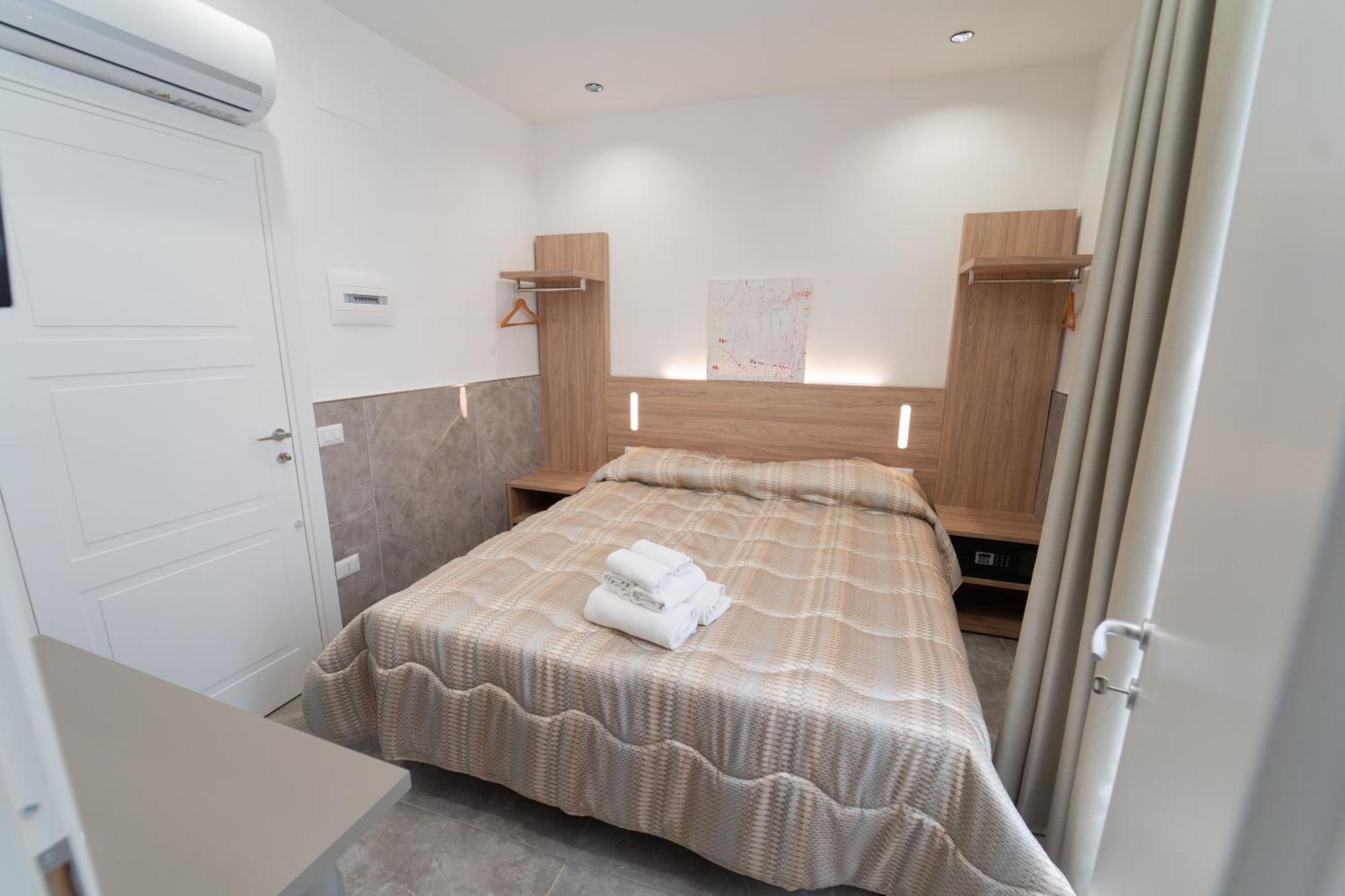 Affittacamere Toledo H, Historical Center, By Clapa Group *